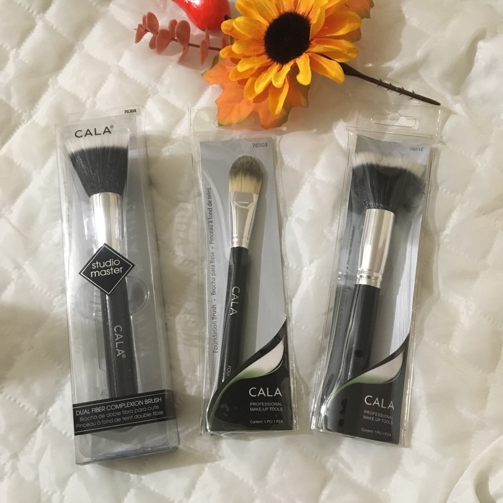 🌸✨Set (3) Makeup Brush 💘💐